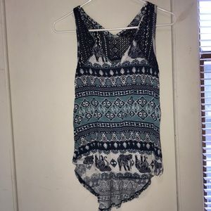 Blue and white pattern tank